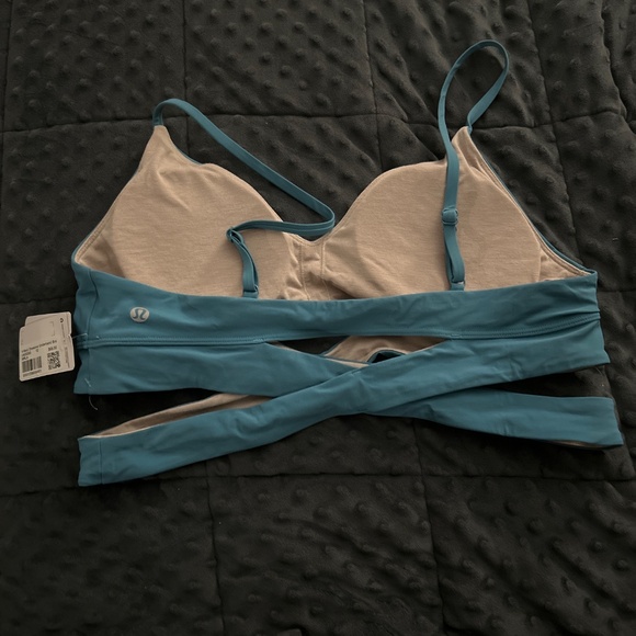 NWT Lululemon V Neck Crossover Underband Bra Size 12 - Picture 2 of 3